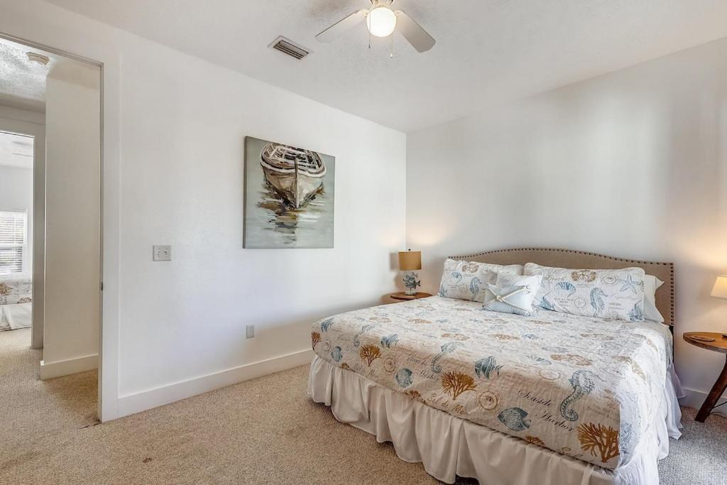 Apartment Sunny Side Up By Book That *