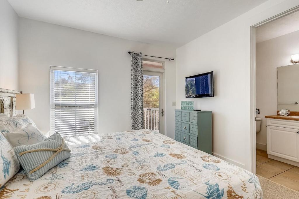Apartment Sunny Side Up By Book That